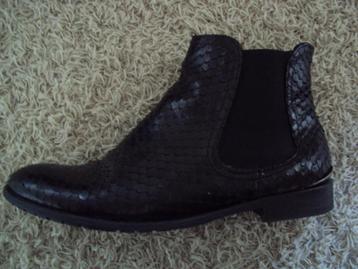 Omoda enkellaarsjes / 38 / zwart beschikbaar voor biedingen