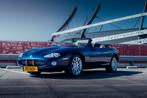Jaguar XKR 4.0 Supercharger Convertible 2002 Blauw, Auto's, Adaptive Cruise Control, Achterwielaandrijving, Cabriolet, Particulier
