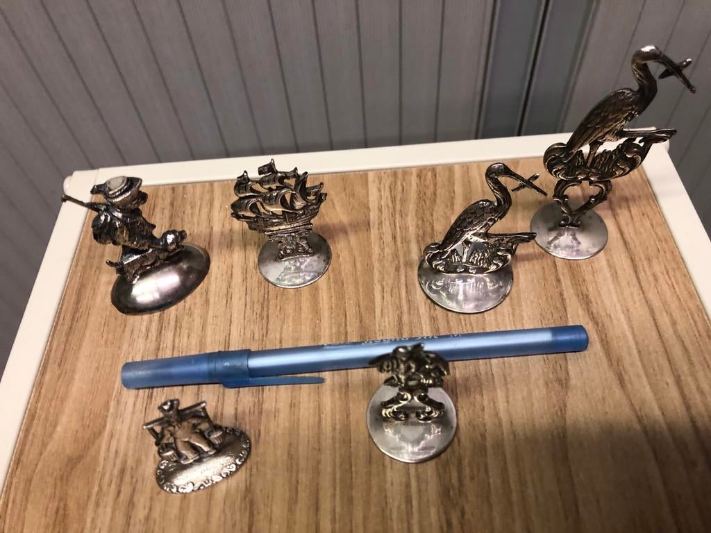 6 Verzilverde Beeldjes op Voet, Ophalen, Zilver