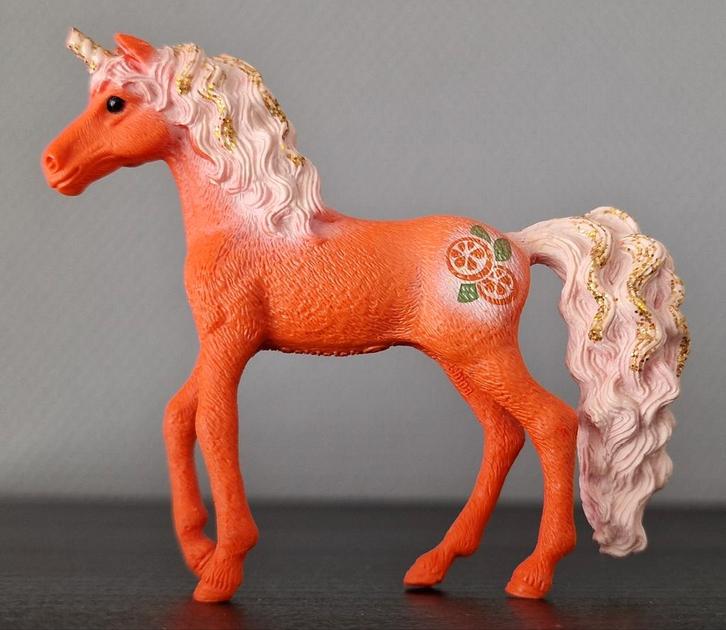 Schleich Bayala Orange Eenhoorn Veulen - 2019, Verzamelen, Dierenverzamelingen, Gebruikt, Beeldje of Figuurtje, Paard, Ophalen of Verzenden