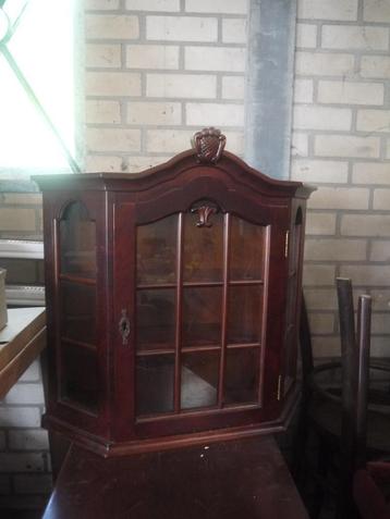 Heel leuk Wandkastje vintage brocante beschikbaar voor biedingen