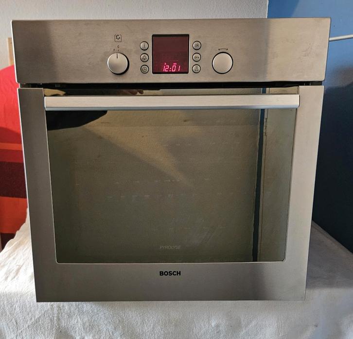 Inbouw oven van BOSCH, Witgoed en Apparatuur, Ovens, Gebruikt, Inbouw, Oven met grill, 45 tot 60 cm, 45 tot 60 cm, Hete lucht