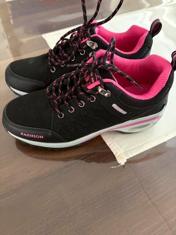 WANDELSCHOENEN DAMES beschikbaar voor biedingen