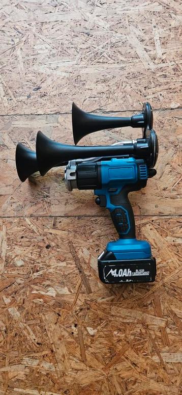 Makita Treinhoorn 120 DB  beschikbaar voor biedingen