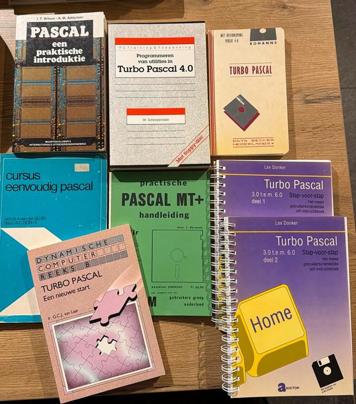 Turbo Pascal programmeerboeken. 8 Stuks., Boeken, Informatica en Computer, Gelezen, Programmeertaal of Theorie, Ophalen of Verzenden