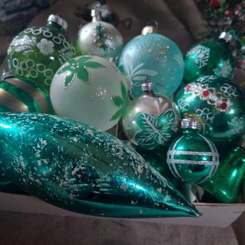 Oude kerst/oude glazen kerstversiering in groen  beschikbaar voor biedingen