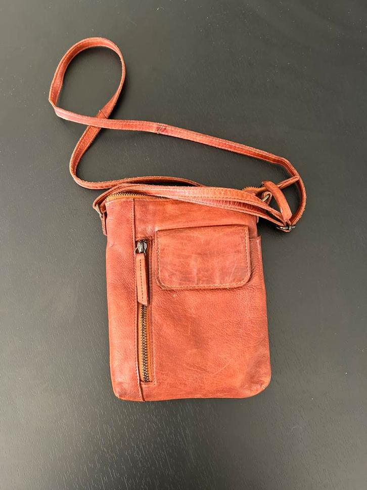 Nieuwe, cognac kleurige schoudertas, Sieraden, Tassen en Uiterlijk, Tassen | Schoudertassen, Zo goed als nieuw, Overige merken