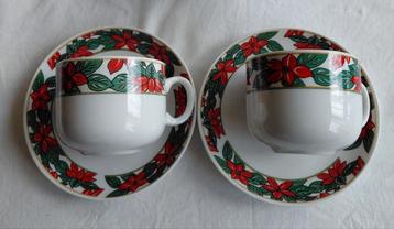 Jaren 80 kopjes rode kerst bloemen groene blaadjes beschikbaar voor biedingen