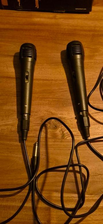 2x Microfoon met Draad - Goedkoop! beschikbaar voor biedingen