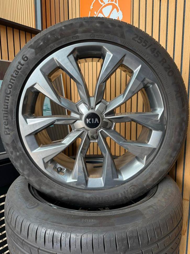 Kia Sorento 2020 20" Velgen met Nieuwe Banden, Auto-onderdelen, Banden en Velgen, Banden en Velgen, Zomerbanden, 20 inch, 255 mm
