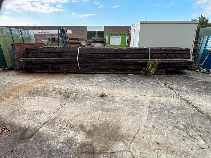 Houten Balken 240x240 mm - 8.5 Meter, Doe-het-zelf en Verbouw, Hout en Planken, Gebruikt, Balk, Overige houtsoorten, 300 cm of meer