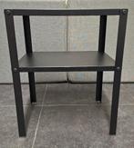 Zwart nachtkastje met plank, Minder dan 55 cm, Metaal of Aluminium, Zo goed als nieuw, Modern