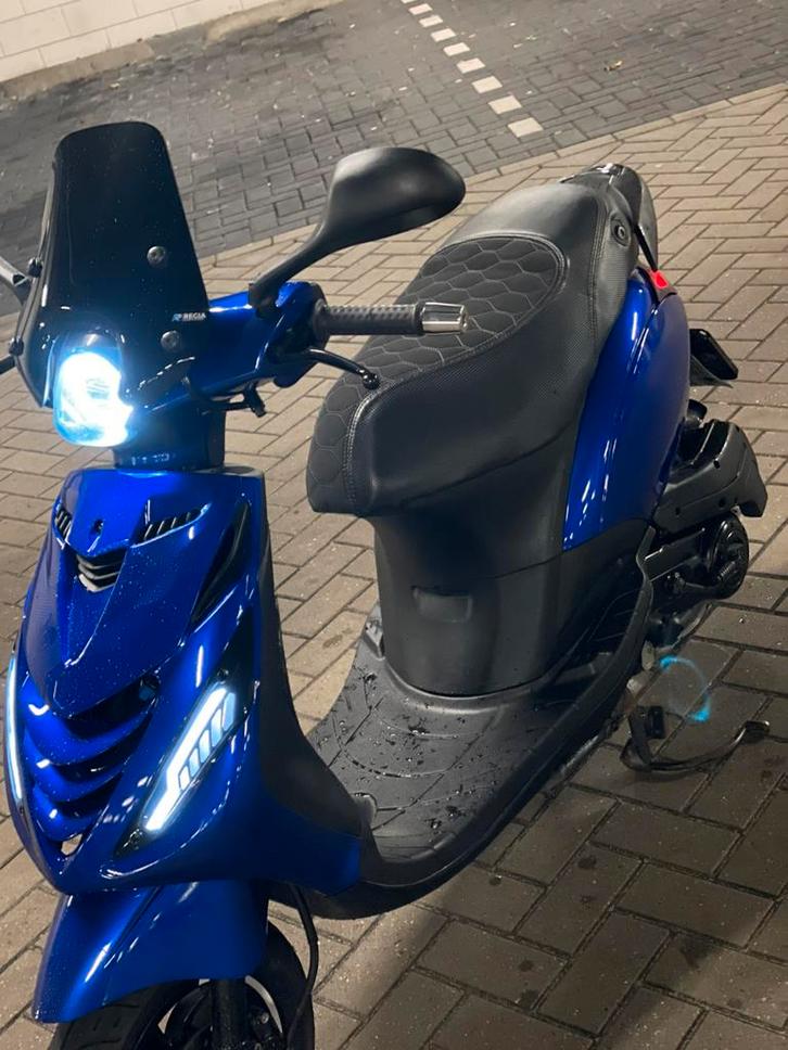 Piaggio Zip 2017 80cc 2v MALOSSI | FULL OPTION, Fietsen en Brommers, Scooters | Piaggio, Zo goed als nieuw, Zip, Benzine, Ophalen