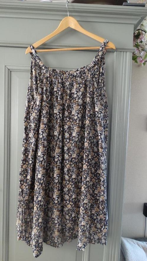 Zhenzi zomerjurkje, maat 46/48, bruin gebloemd, Kleding | Dames, Jurken, Zo goed als nieuw, Maat 46/48 (XL) of groter, Bruin, Knielengte