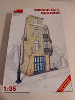 Miniart  French city building, Ophalen of Verzenden, Zo goed als nieuw, 1:35 tot 1:50, Diorama