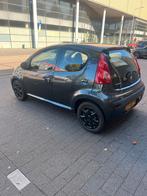 Peugeot 107 1.0 12V 5DR 2010 Grijs, Voorwielaandrijving, Stof, 4 stoelen, 68 pk