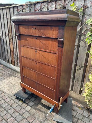 Antieke ladekast - 6 laden beschikbaar voor biedingen