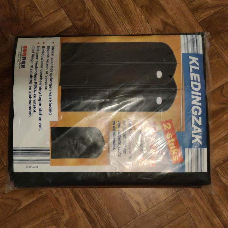 Kledingzakken - 2 stuks - Nieuwstaat, Huis en Inrichting, Kasten | Kledingkasten, Nieuw, Minder dan 100 cm, Minder dan 50 cm, Minder dan 25 cm