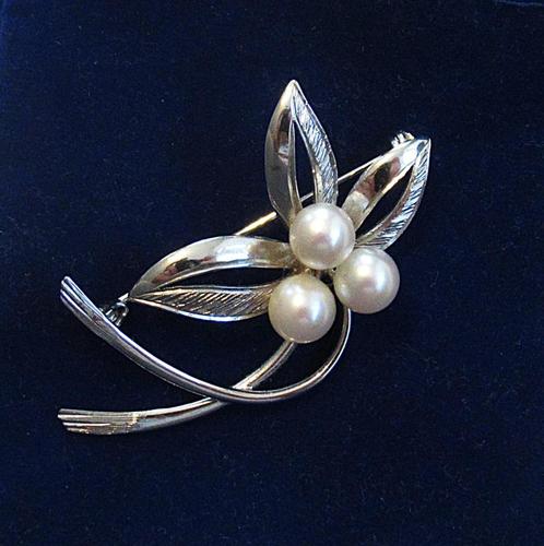 Vintage Japanse sterling zilver Parels broche, velours etui., Sieraden, Tassen en Uiterlijk, Antieke sieraden, Broche, Zilver