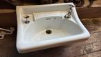 Vintage Wastafel met beugels, Huis en Inrichting, Ophalen, Gebruikt, 50 tot 100 cm, Minder dan 100 cm