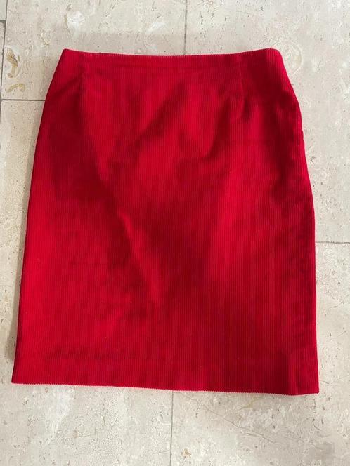 Kort rood ribfluwelen rokje maat 36, Kleding | Dames, Rokken, Zo goed als nieuw, Maat 36 (S), Rood, Boven de knie, Verzenden