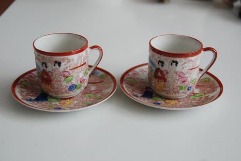 Twee antieke Japanse kopjes met schotels porselein, Antiek en Kunst, Antiek | Porselein, Ophalen of Verzenden
