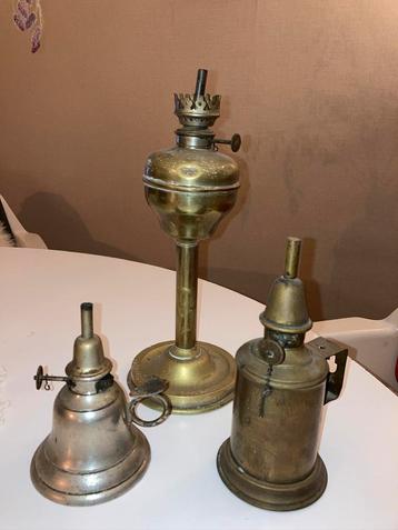 3 Antieke 3 Messing olielampen Decoratie Verzam beschikbaar voor biedingen