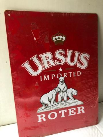 Een oud metalen reliëf reclame bord van Ursus rode vodka. beschikbaar voor biedingen