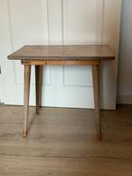 Vintage Schilte peutertafeltje, Kinderen en Baby's, Kinderkamer | Tafels en Stoelen, Ophalen, Gebruikt, Tafel(s)