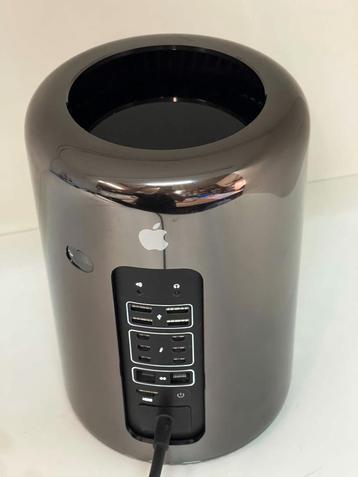 Mac Pro Late 2013 - werk perfect (zo goed als nieuw) beschikbaar voor biedingen