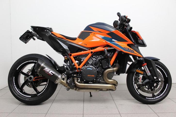 KTM 1290 SUPER DUKE R (bj 2023), Motoren, Motoren | KTM, Bedrijf, Naked bike, meer dan 35 kW, Cruise Control, Handvatverwarming