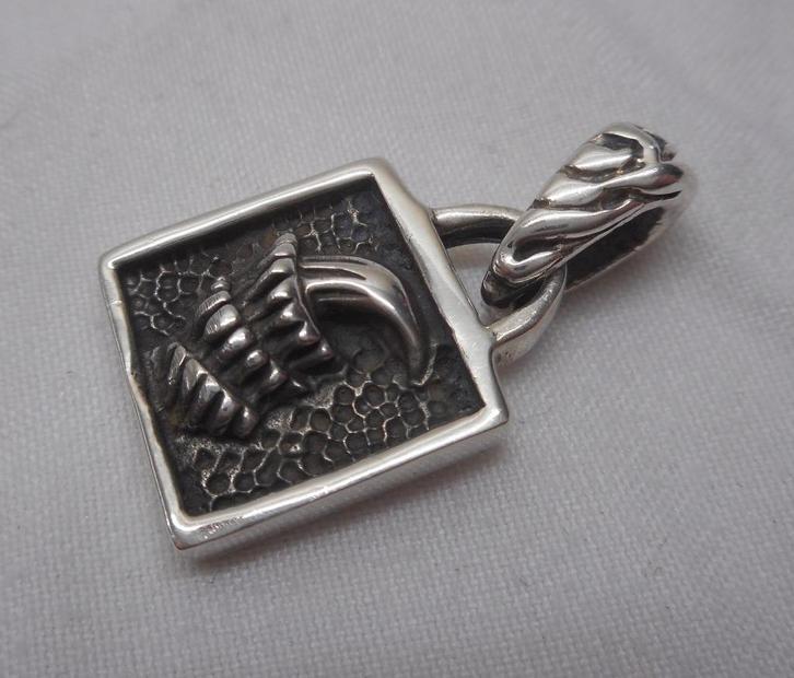 Zilveren aparte hanger met klauw nr.1537, Sieraden, Tassen en Uiterlijk, Kettinghangers, Zo goed als nieuw, Zilver, Zilver, Verzenden