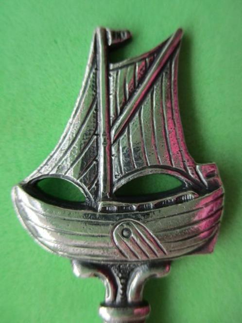(F9657)  Botter (Drinkebroeders in bak) suikerschep, Verzamelen, Porselein, Kristal en Bestek, Gebruikt, Bestek, Ophalen of Verzenden