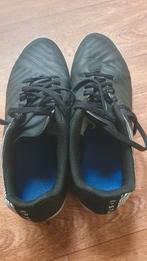Voetbalschoenen,, kunstgras, maat 40, zwart, korfbal, Maat XS of kleiner, Ophalen, Zo goed als nieuw, Schoenen