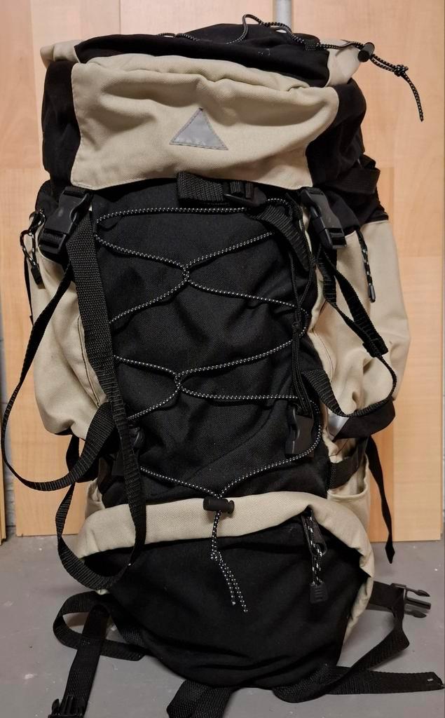 Grote, ongebruikte wandelrugzak met regenhoes, Sport en Fitness, Bergsport en Wandelen, Nieuw, Rugzak, Ophalen of Verzenden