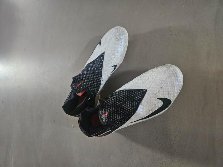 Nike Phantom VSN II Elite DF AG-PRO (maat 43), Sport en Fitness, Voetbal, Zo goed als nieuw, Schoenen, Ophalen of Verzenden