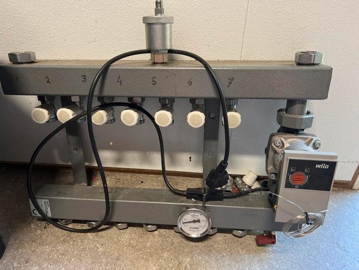 Vloerverwarmingsverdeler 7 groepen met Wilo Yonos, Doe-het-zelf en Verbouw, Verwarming en Radiatoren, Zo goed als nieuw, Overige typen