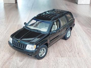 Jeep Grand Cherokee (2001) | Zwart | 1:18 | Autoart beschikbaar voor biedingen