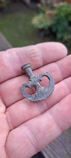 Romeins bronzen trompet fibula, Bodemvondst, Ophalen of Verzenden, Brons