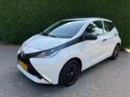 Toyota Aygo 1.0 VVT-i x-now. Airco, Led, 5-drs, Eerste eigen, Voorwielaandrijving, Gebruikt, Euro 6, Start-stop-systeem