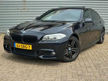 BMW 5-Serie 3.0 I 528 AUT 2011 Zwart high exe | M pakket | beschikbaar voor biedingen