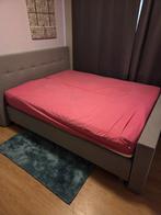 Tweepersoonsbed met grijze bekleding, Huis en Inrichting, Slaapkamer | Bedden, Ophalen, Verstelbaar, Tweepersoons, Zo goed als nieuw