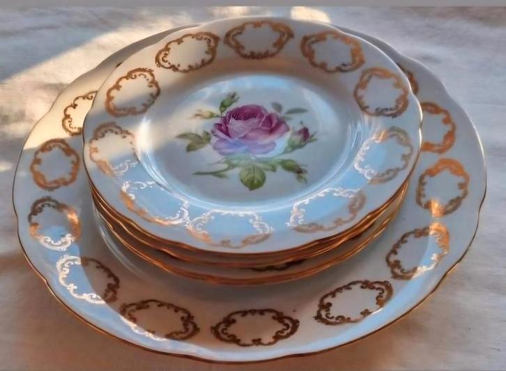 Moritz Zdekauer Czechoslovakia MZ borden roze roosjes gouden, Antiek en Kunst, Antiek | Servies los, Ophalen of Verzenden