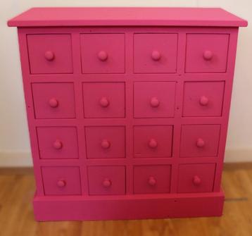 Een fuchsia roze ladekast, 16 laatjes! houten kast beschikbaar voor biedingen