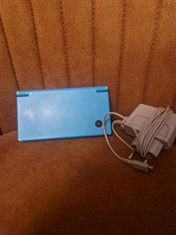 Nintendo DSi - Blauw - Inclusief oplader beschikbaar voor biedingen