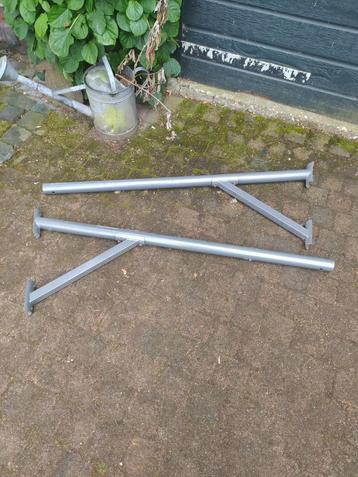 Dragers voor een luifel of afdak , 120 cm uitval uit de muur beschikbaar voor biedingen