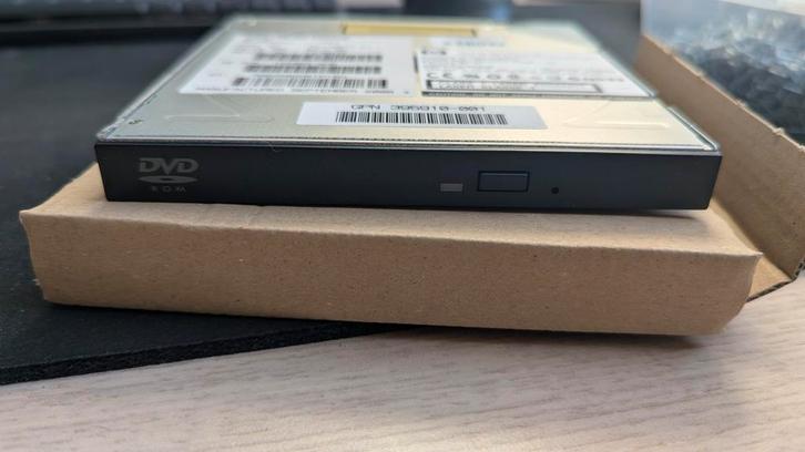 Diversen server geheugen, processor, dvd, Computers en Software, Servers, Gebruikt, Ophalen of Verzenden