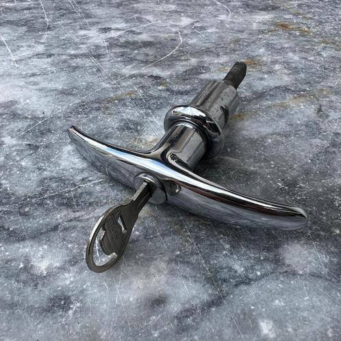 VW motordekselslot met sleutel Deksel T-greep Kever 53-64, Auto diversen, Auto-accessoires, Gebruikt, Ophalen of Verzenden