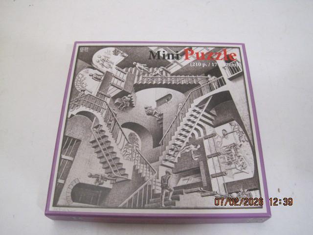 escher mini puzzel 17/17 cm (374), Hobby en Vrije tijd, Denksport en Puzzels, Zo goed als nieuw, Legpuzzel, Minder dan 500 stukjes