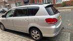 Toyota Avensis Verso 2.0 Vvt-i 6-SEATER 2001 Grijs, Voorwielaandrijving, 1998 cc, 74 €/maand, 4 cilinders